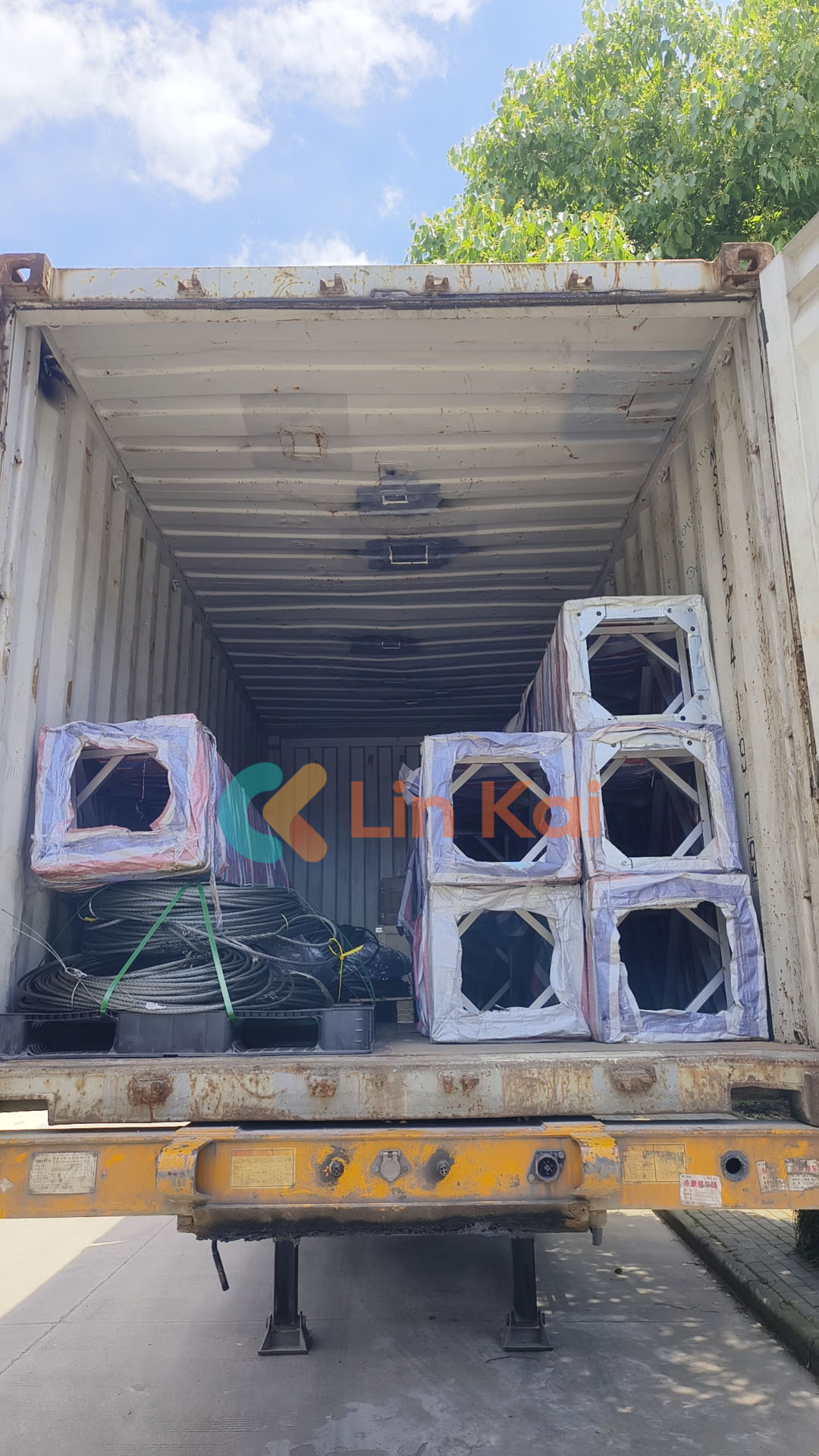 Lingkai Company、輸出市場を多角化し、高品質の電力機器をマレーシアに出荷