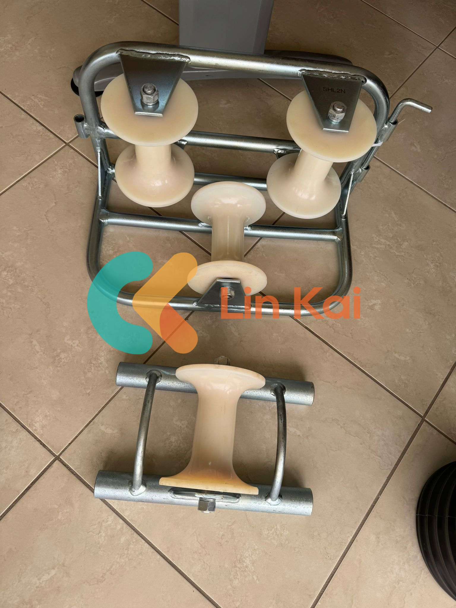 ケーブルグランドローラーの主な機能は何ですか?